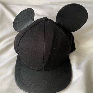 H&M DIVIDED cap with mouse ears